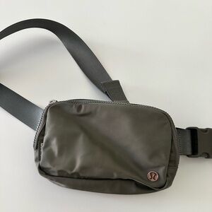 Lululemon Everywhere Bag